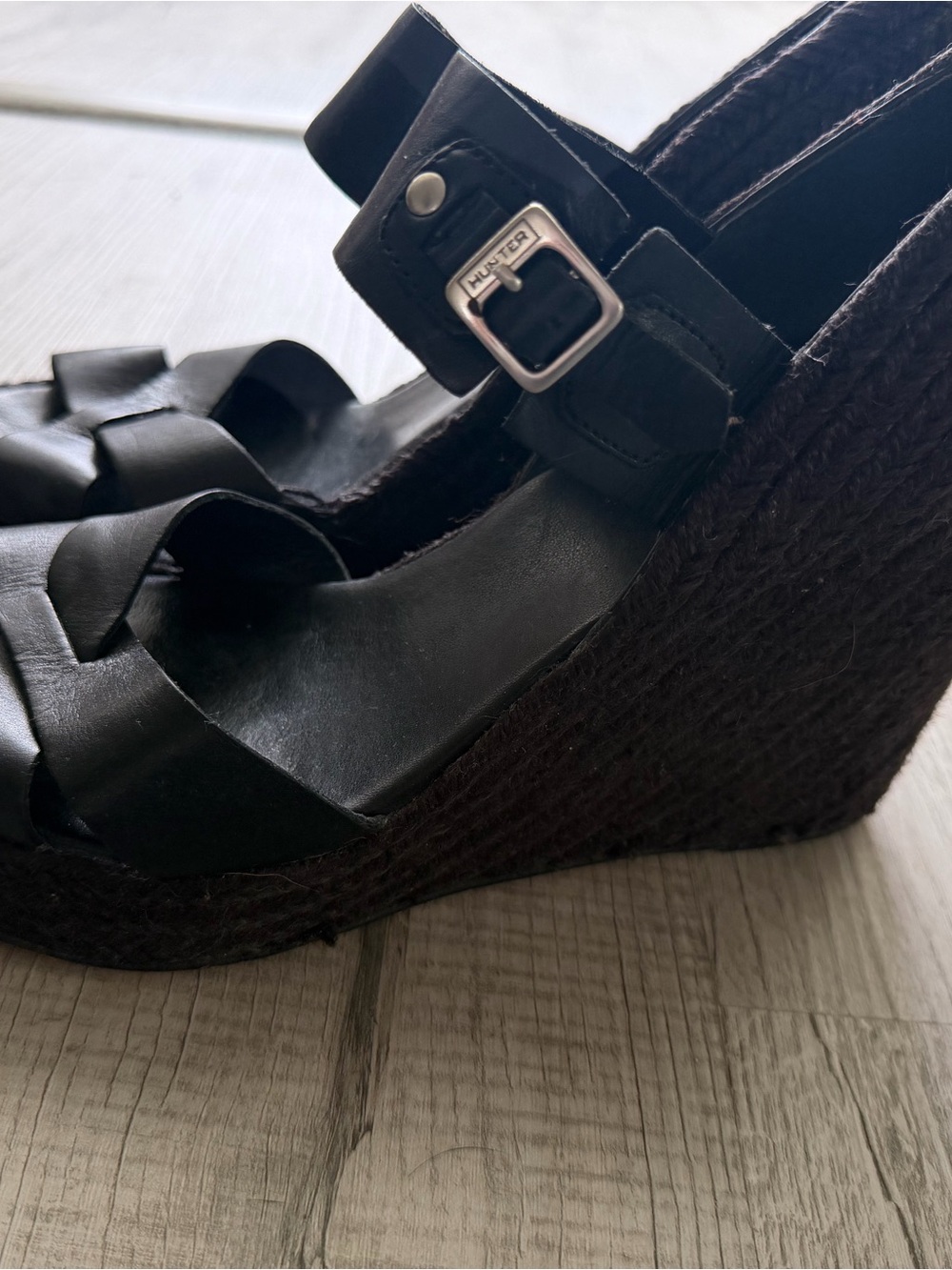 Hunter Black Leather Wedge Sandals size 10